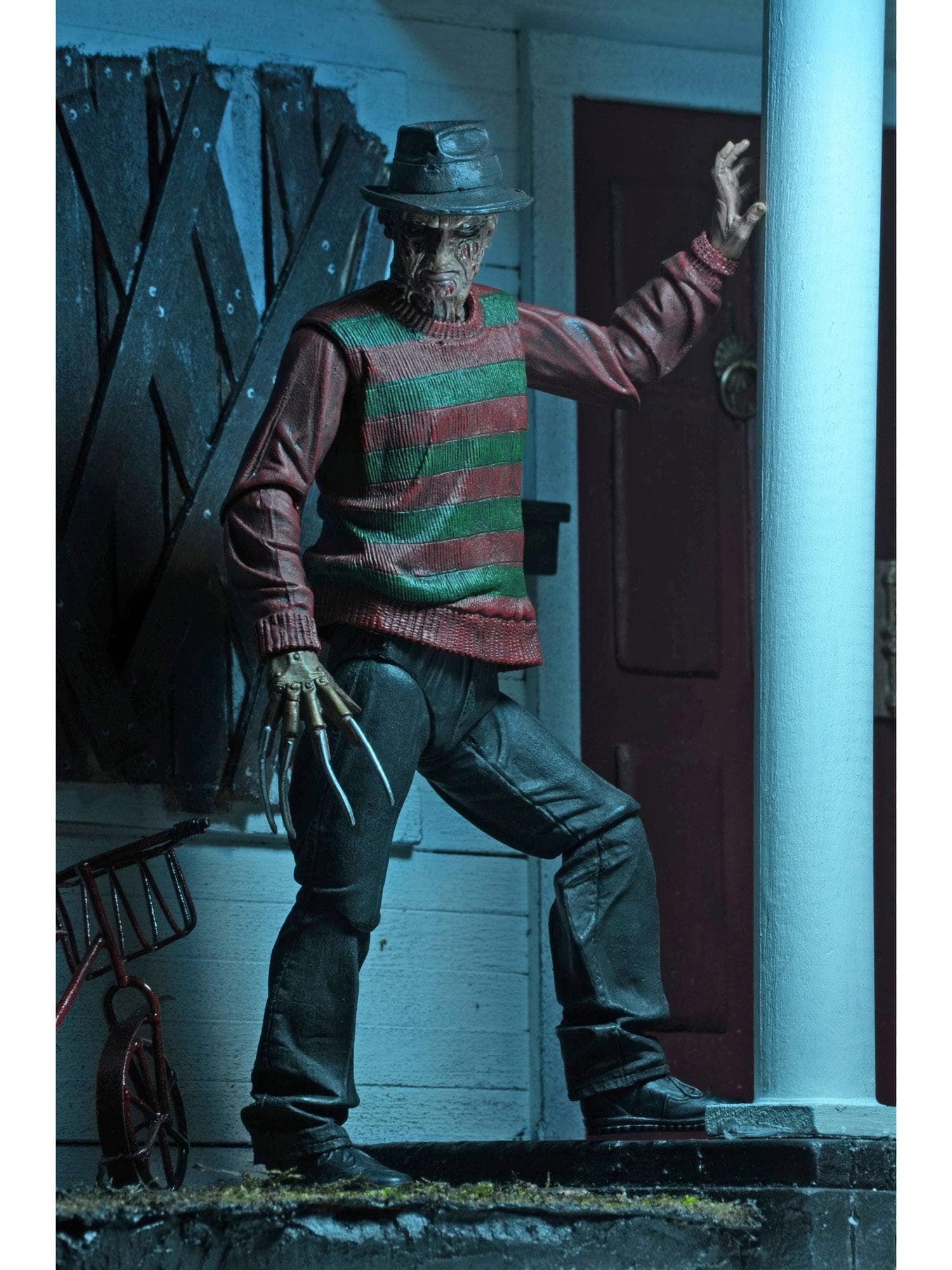 NECA - Nightmare on Elm Street - 7" Scale Action Figure - Ultimate Freddy - costumes.com