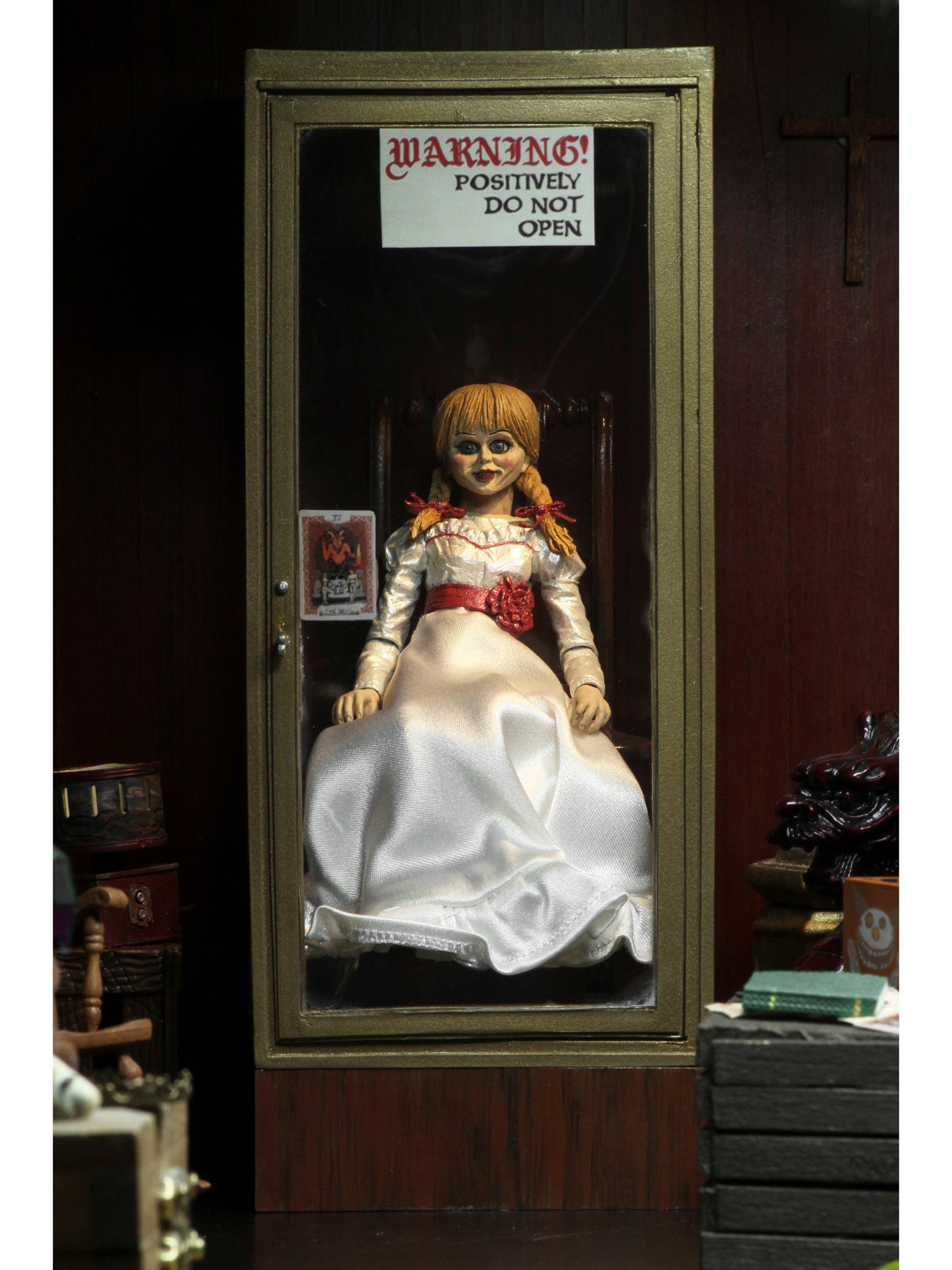 NECA - The Conjuring Universe - 7" Scale Action Figure - Ultimate Annabelle (Annabelle 3) - costumes.com