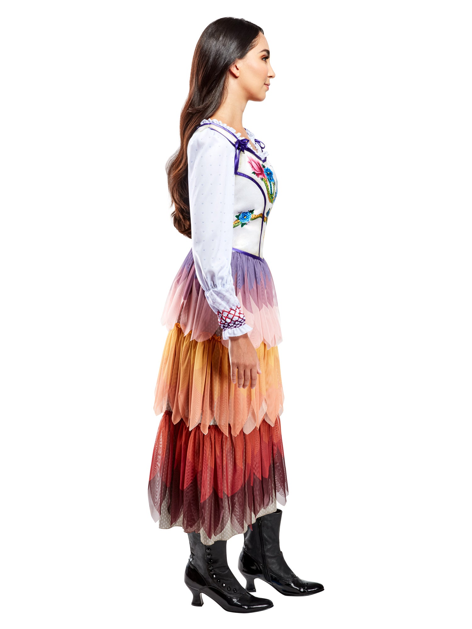 lucy grey hunger games dress Image of (apparently) Lucy's rainbow dress from the upcoming film found on Twitter : r/Hungergames